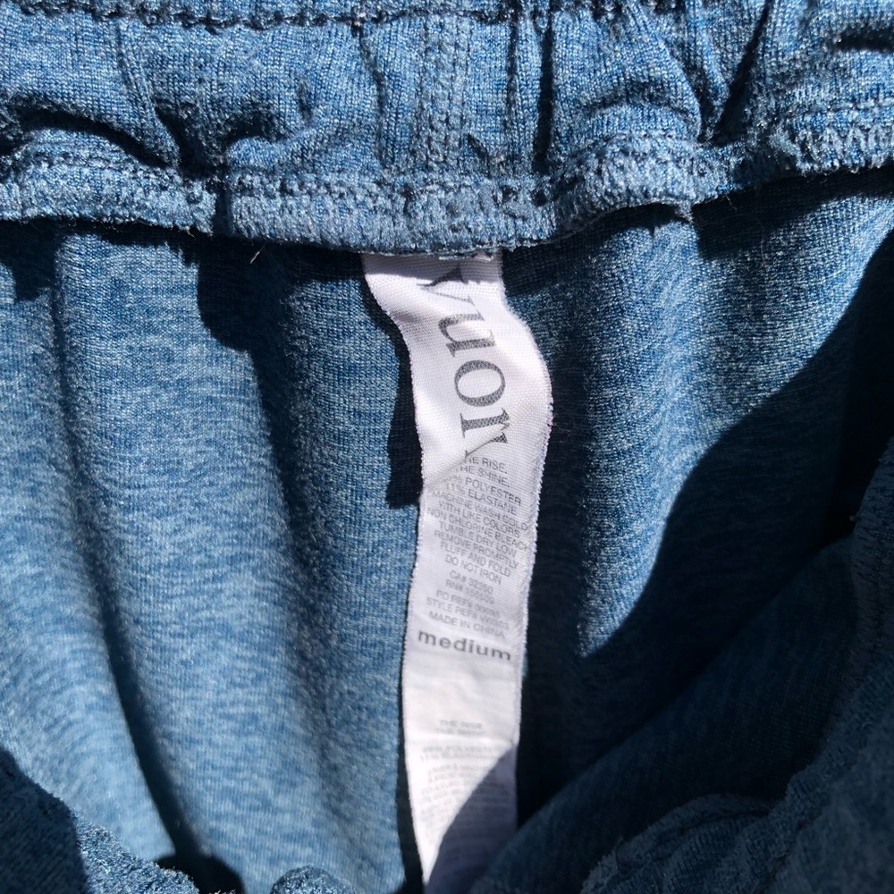 Vuori Women’s Teal Blue Joggers - Picture 4 of 5